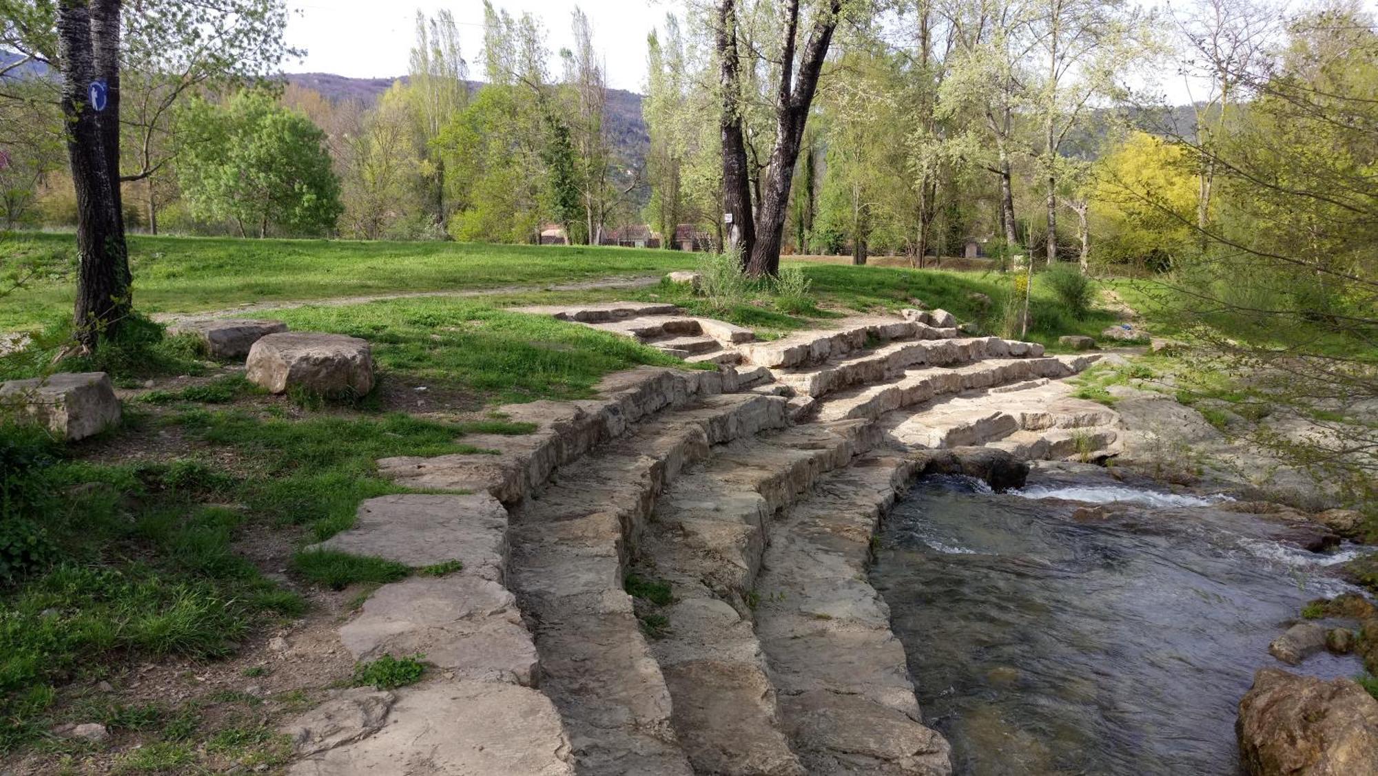 Le Moulin Aux Chandelles 2, Vacances & W-E, Vues Riviere, Montagne & Ville, Tout Confort Deconnecte, Eclairage Bougies, Connexions A 200M Au Centre Le Vigan Gite Les Amoureux De L'Arre, Randonnee Chemin De Saint-Guilhem-Le-Desert, Lire Profil Avant R Exterior photo
